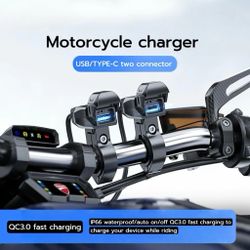 USB/TYPE-C charger, slim, 1 slot, Fast charge. Handlebar/10mm Mirror mount. Mototec