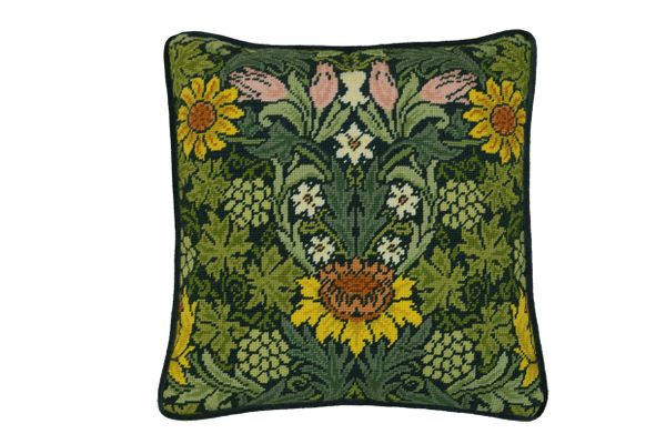 Набор для вышивания нитками Bothy Threads, подушка Sunflowers William Morris (Подсолнухи), 35,5х35,5 см