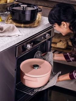 KitchenAid Чугунная кастрюля 22 см 3,3 л розовая EAN 4894871026421