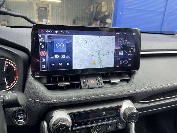 Магнитола для Toyota RAV4 50 2019-2024+ (рынок РФ и ОАЭ) - Redpower 85117XLB монитор 12.3" QLED в стиле BMW, Android 14, Быстрейшая, CarPlay, 4G SIM-слот