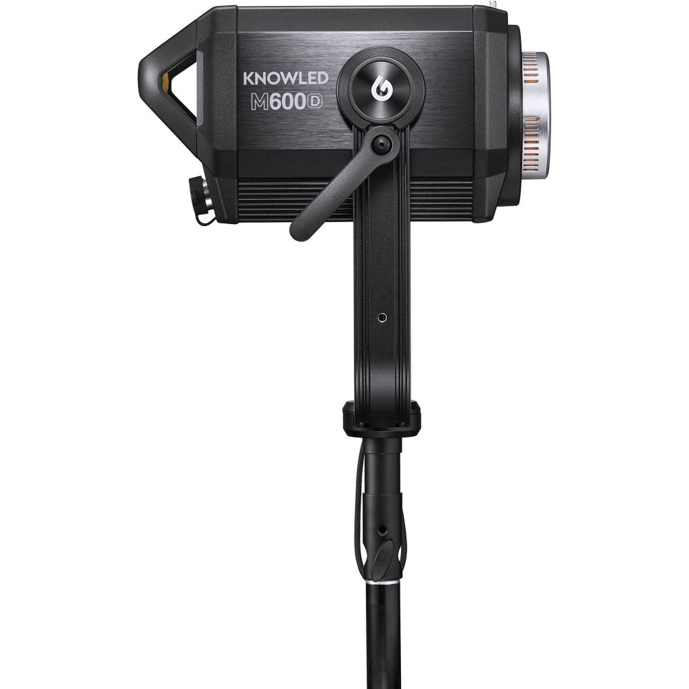 Светодиодный осветитель Godox Knowled M600D