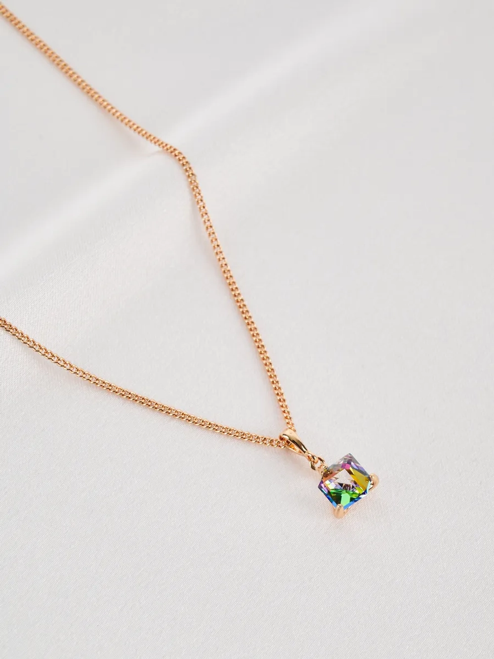 Кулон-кубик Миражи с зеленым кристаллом Swarovski в позолоте
