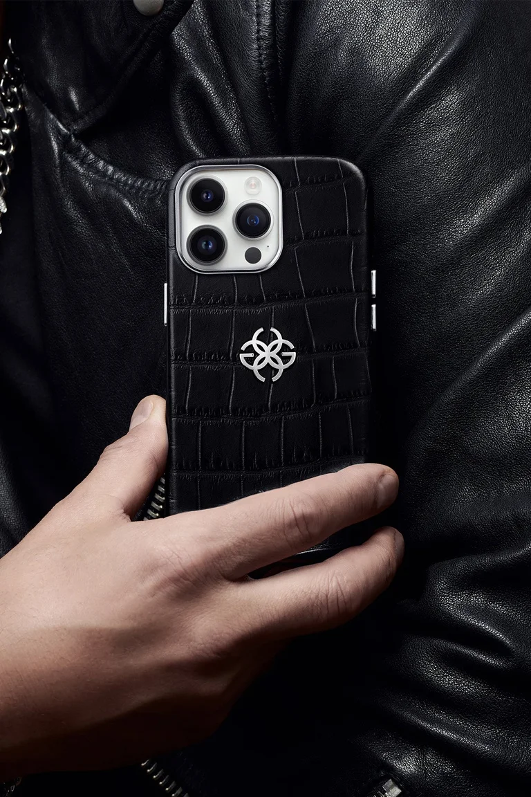 Чехлы из кожи для iPhone 15