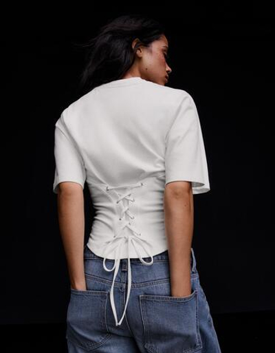 Женская футболка с корсетными деталями и короткими рукавами - BERSHKA