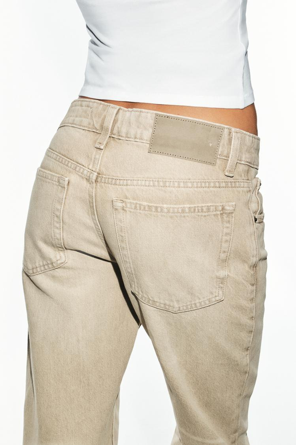 ZARA ДЖИНСЫ TRF STRAIGHT FIT СО СРЕДНЕЙ ПОСАДКОЙ, БЕЖЕВЫЙ