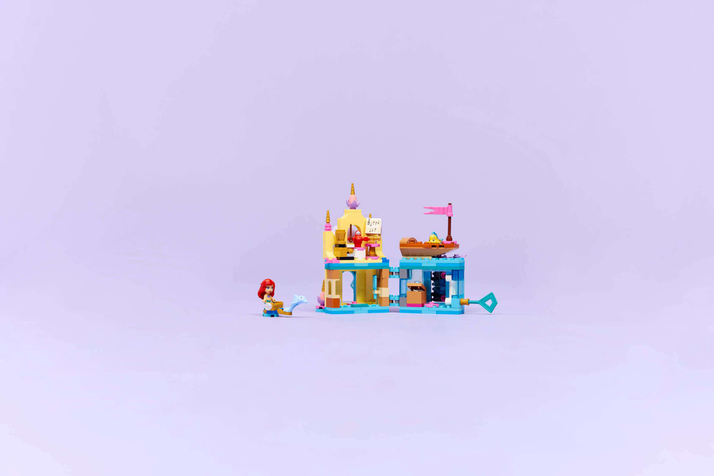 Конструктор LEGO Disney 43285 Ariel's Magical Mini Palace