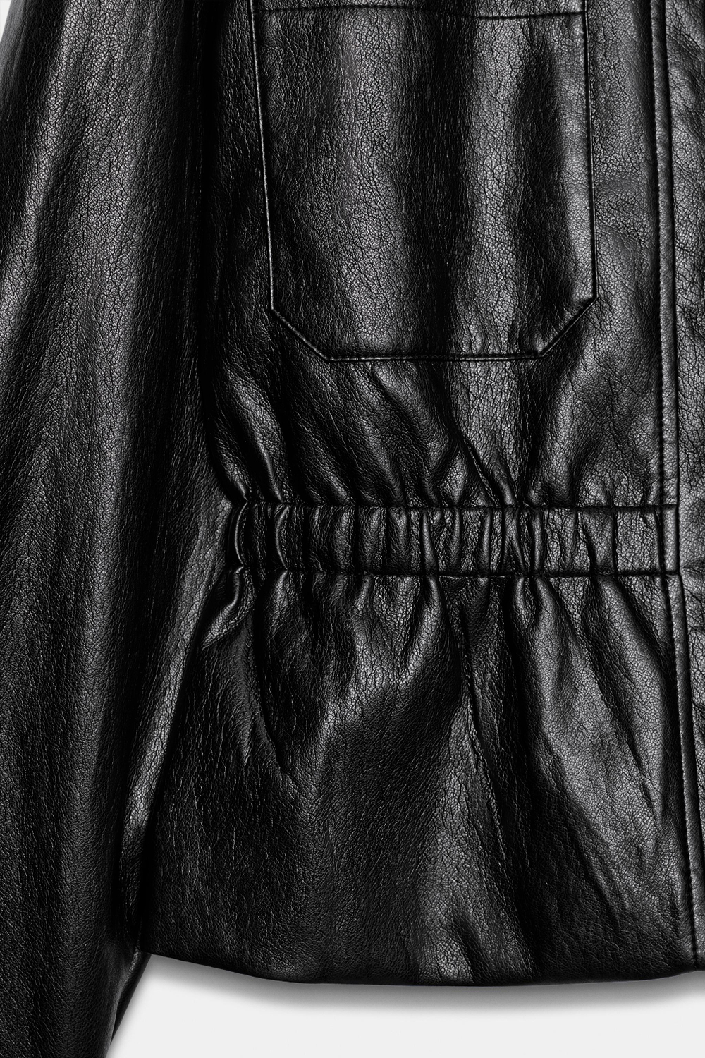 КУРТКА ИЗ ИСКУССТВЕННОЙ КОЖИ, ЭЛАСТИЧНАЯ ТАЛИЯ — ZARA