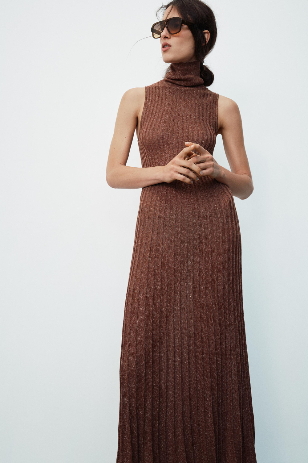 ZARA ДЛИННОЕ ПЛАТЬЕ ИЗ ТРИКОТАЖА С БЛЕСТЯЩЕЙ НИТЬЮ, ЗОЛОТИСТЫЙ