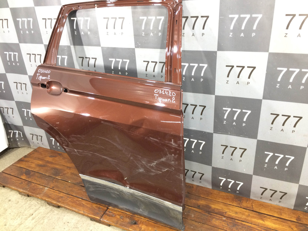 Дверь задняя правая Volkswagen Tiguan 2 16-нв Б/У Оригинал 5NA833312