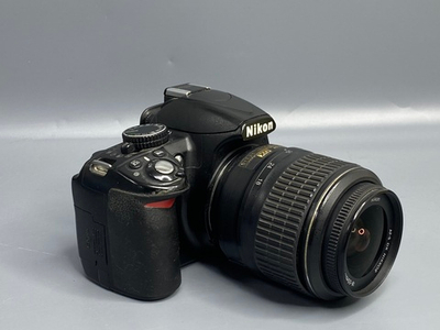 Nikon D3100 Kit 18–55mm — 123 500 кадров