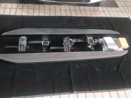 Новые парные электрические подножки для Rolls-Royce Cullinan 2019+ Ройс Куллинан