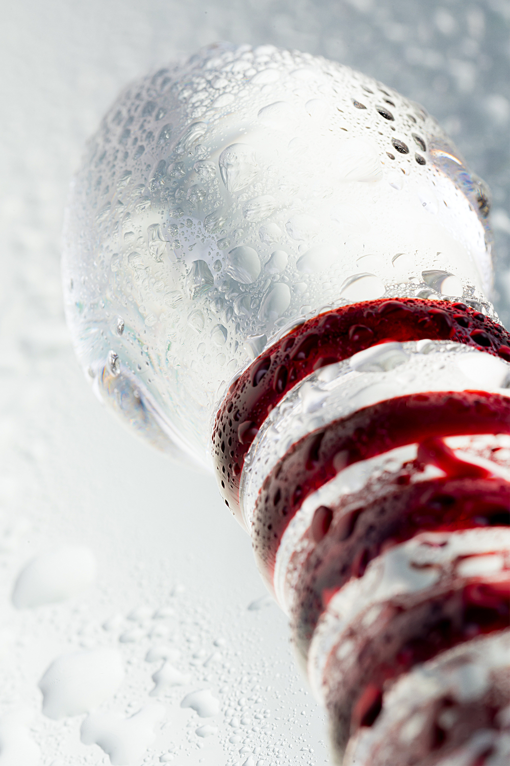 Фаллоимитатор Sexus Glass стеклянный с красными полосками 21 см