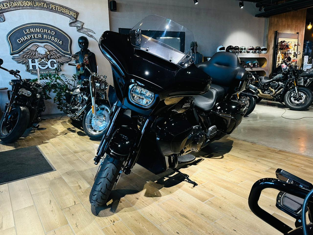 Street Glide Ultra Harley-Davidson , 2025 black/black