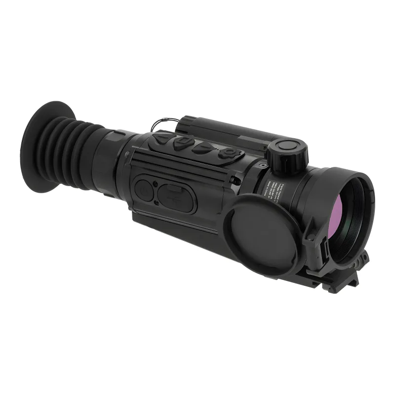 Тепловизионный прицел Sytong XM06-50LRF / Сайтонг ИКС М06 50 ЛРФ (с дальномером) - правая сторона, объектив открыт
