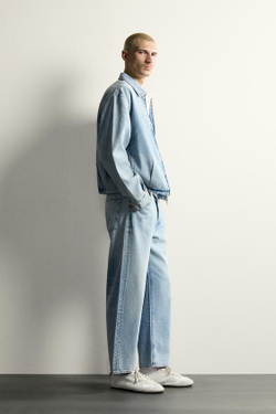 ZARA ЛЕГКИЕ УКОРОЧЕННЫЕ ДЖИНСЫ REGULAR FIT, ГОЛУБОЙ