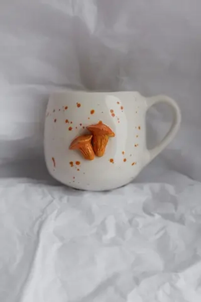 Кружка с рельефным грибом