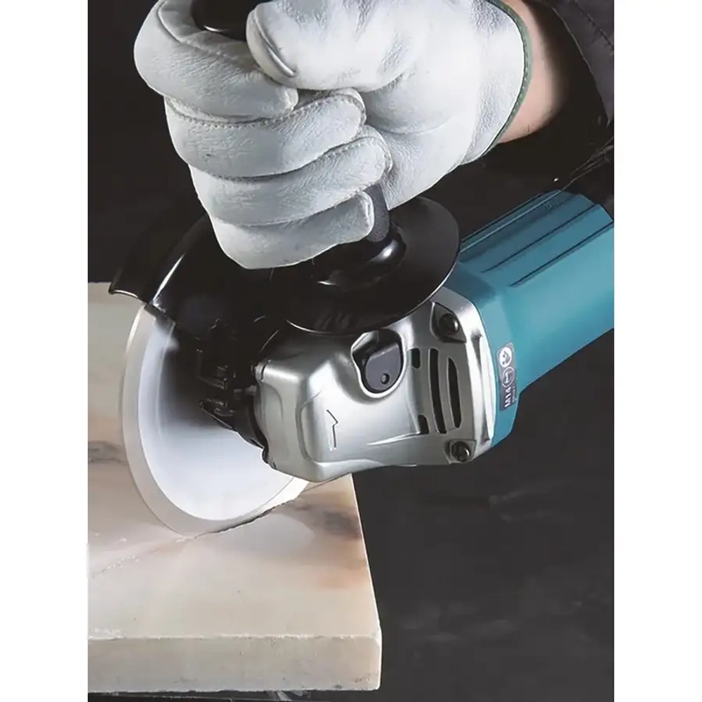 Угловая шлифовальная машина Makita GA5030