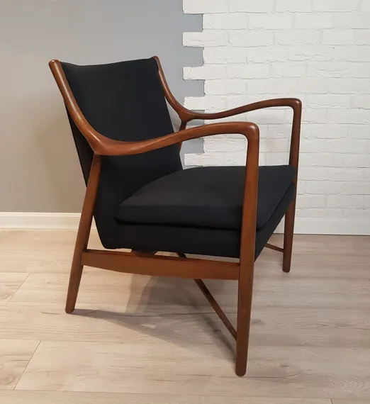 Кресло Finn Juhl Model 45, орех, черная рогожка