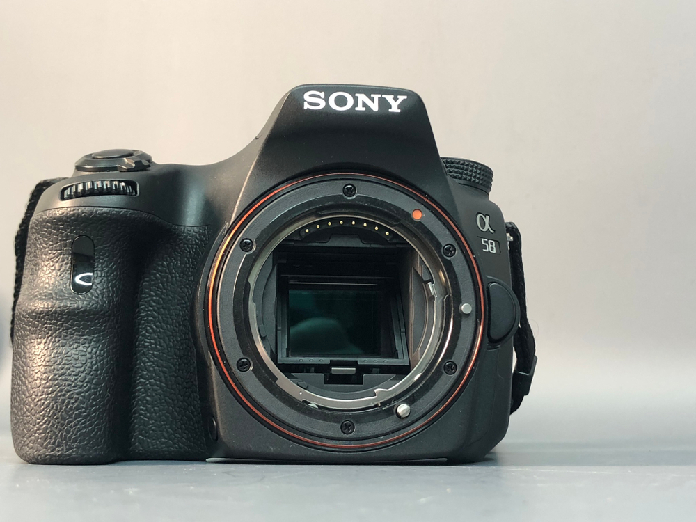 Sony A58 + kit 18-55 SAM II 1.900 кадров
