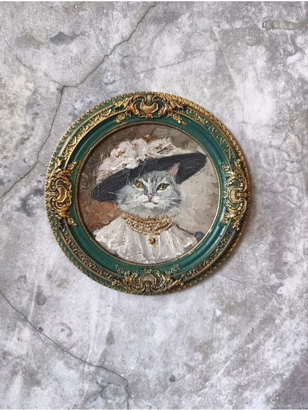Картина маслом в круглой рамке Кошка