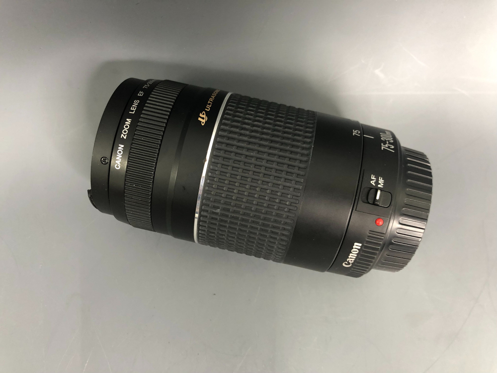 Canon EF 75-300mm 4-5.6 III USM