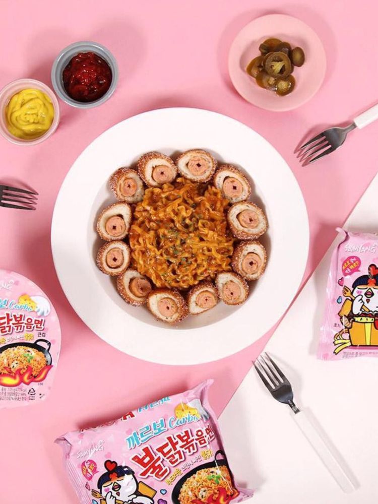 Лапша Samyang Острая курица Карбонара 130 г