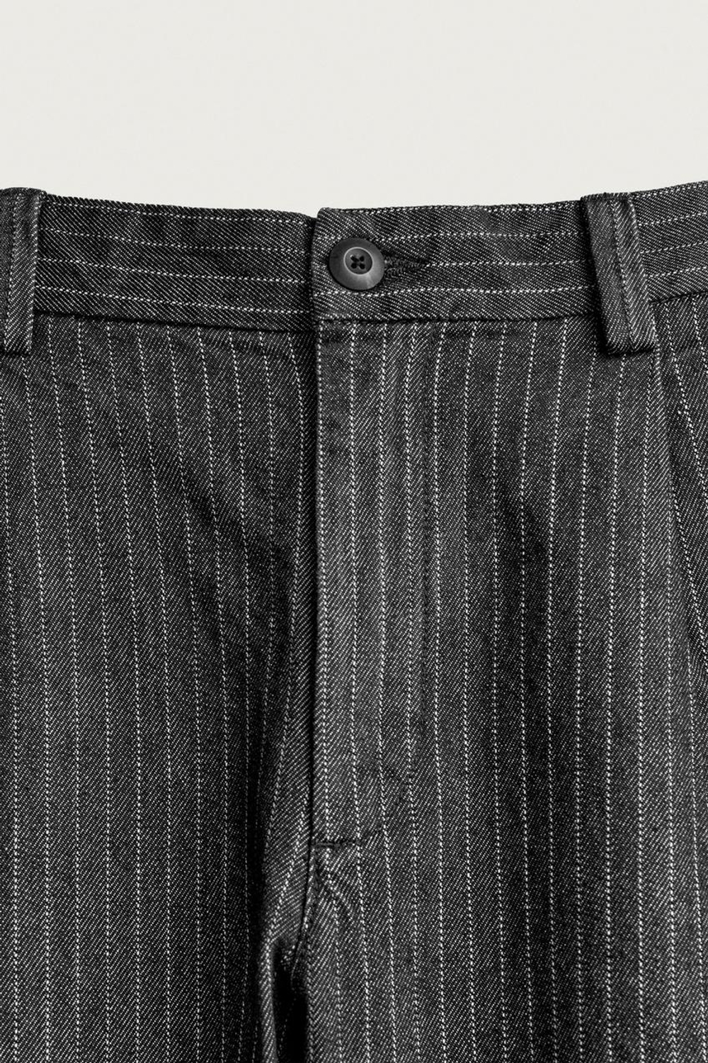 ZARA БРЮКИ ЧИНОС RELAXED FIT СО СКЛАДКАМИ, СЕРЫЙ