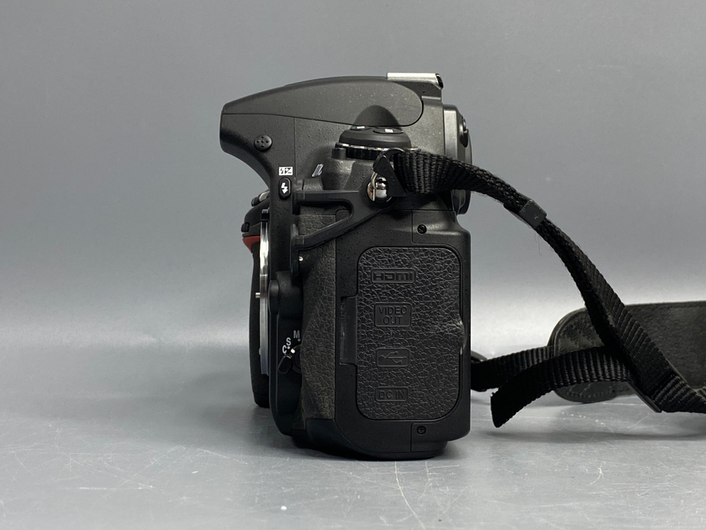 Nikon D700 2.600 кадров