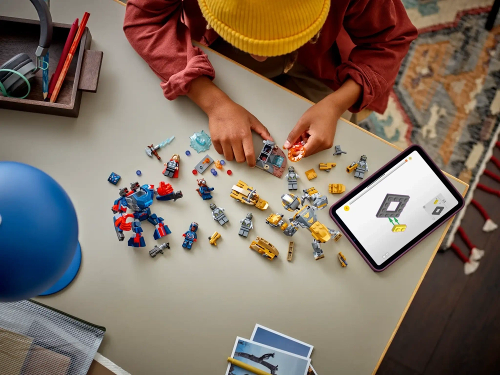 Конструктор LEGO Marvel 76322 Мстители: Эндшпиль Тор против Читаури