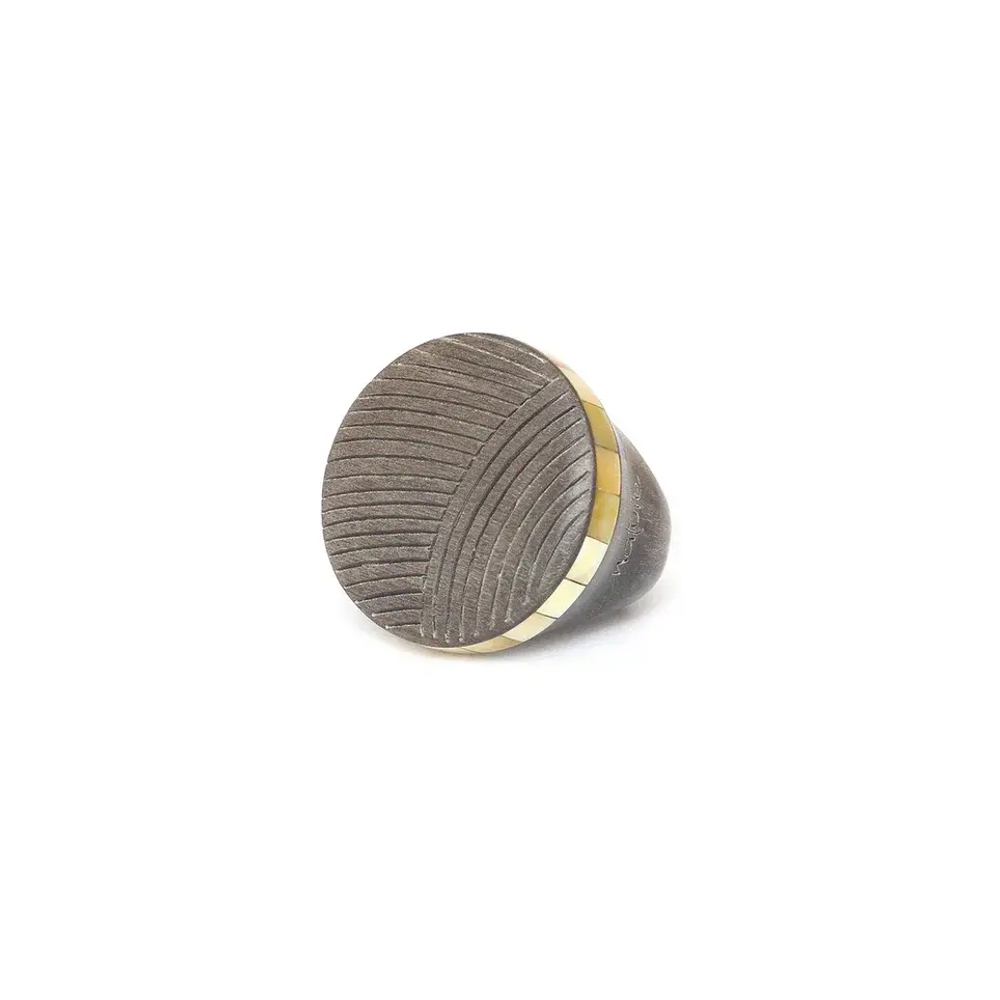 Кольцо Nature Bijoux, Eclipse, из эбенового дерева с перламутром, NB25.2-19-25822 (серый, 17,5)