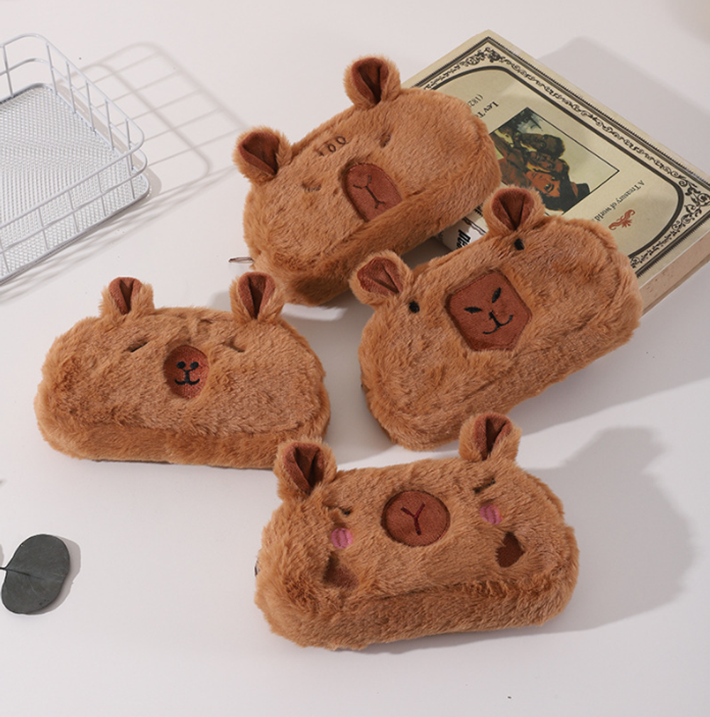 Пенал пушистый "Capybara"