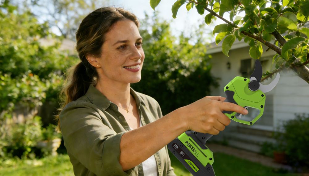 Секатор аккумуляторный Greenworks PR24320, 24V, 32 мм, c 1 х АКБ 2 Ач и ЗУ (PR24320UA)