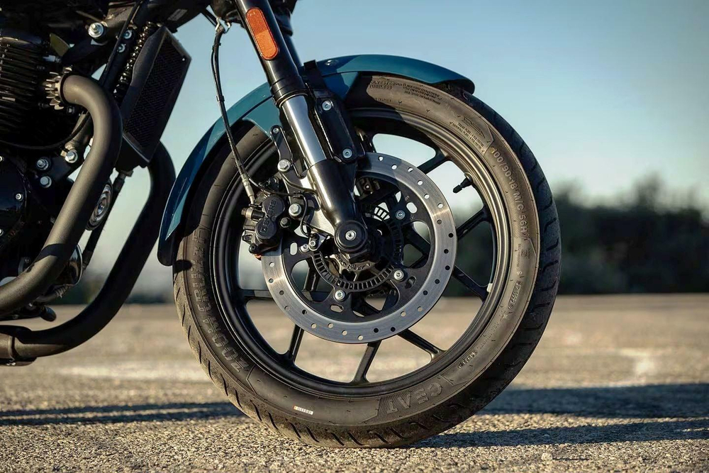 Royal Enfield Shotgun 650 Plasma Blue (Mid)