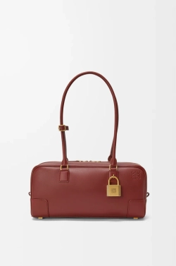 Loewe Укороченная сумка Amazona 31 из блестящей телячьей кожи, красное дерево