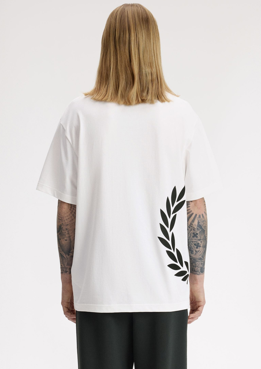 Футболка FRED PERRY Textured Laurel Wreath T-Shirt