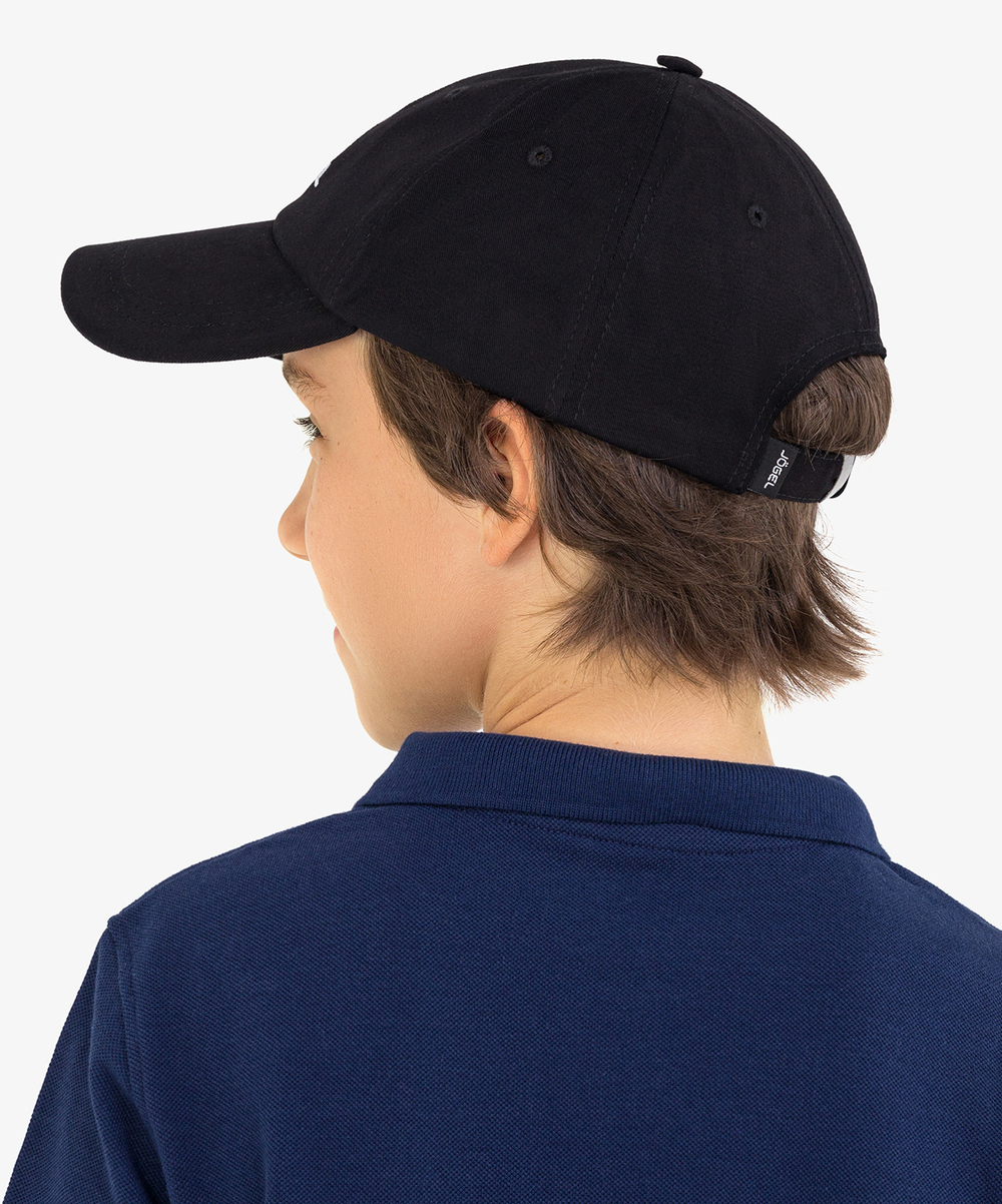 Бейсболка ESSENTIAL Classic Logo Cap, черный