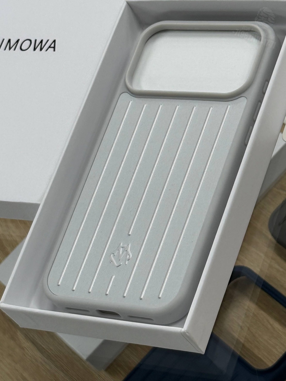 Чехол на iPhone 17 Pro Max Rimowa