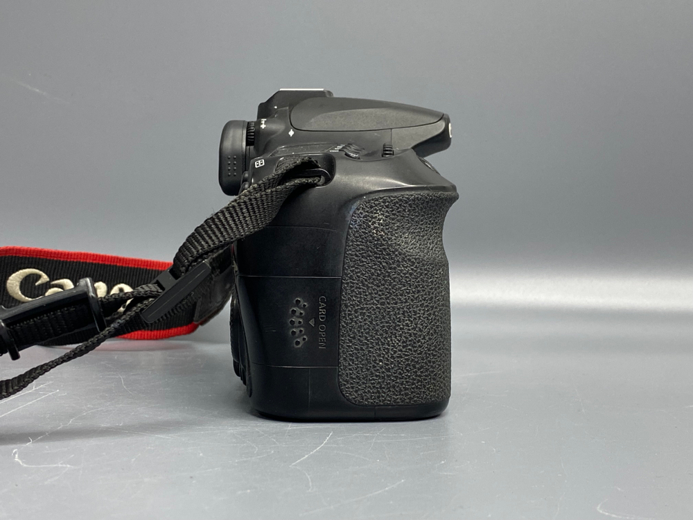 Canon EOS 60D Kit 18-55mm 20.000 кадров