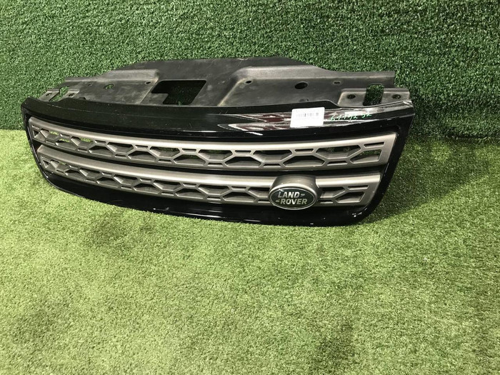 Решетка радиатора Land-Rover Discovery 5 (2016-2021)
