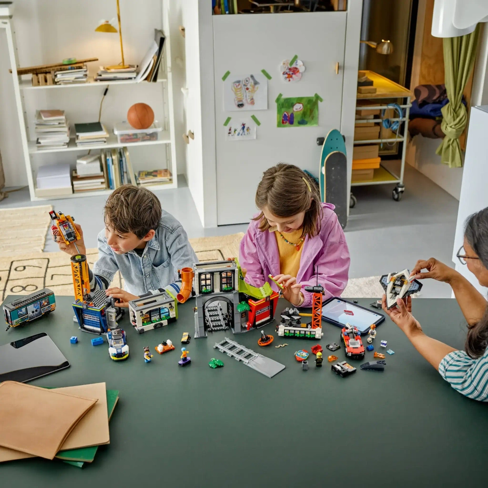 Конструктор LEGO City 60473 Городская башня