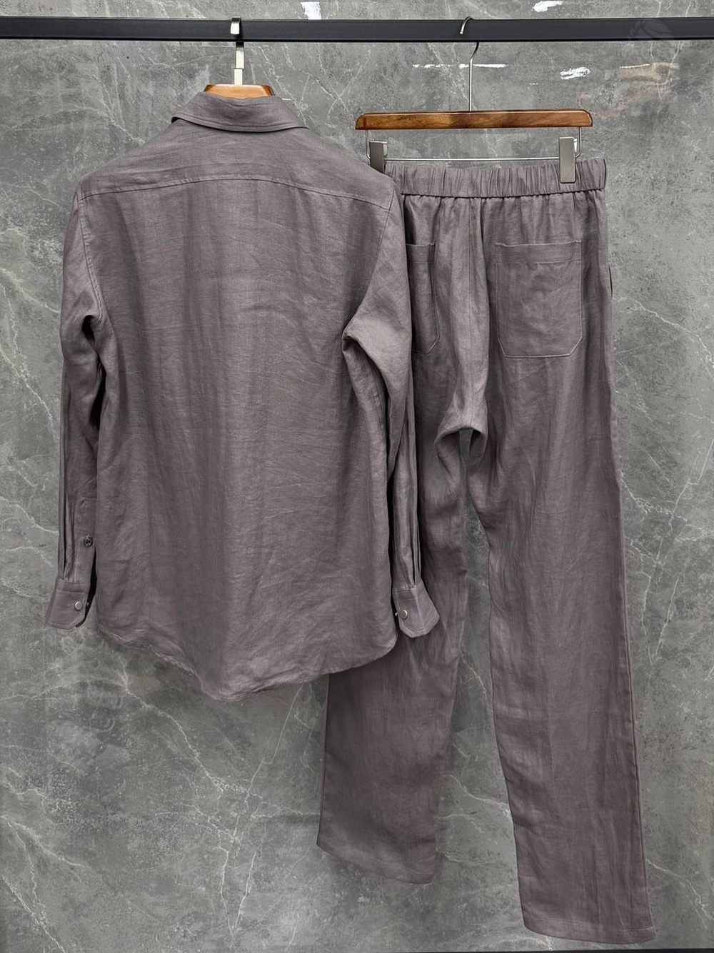 Льняной костюм Brunello Cucinelli