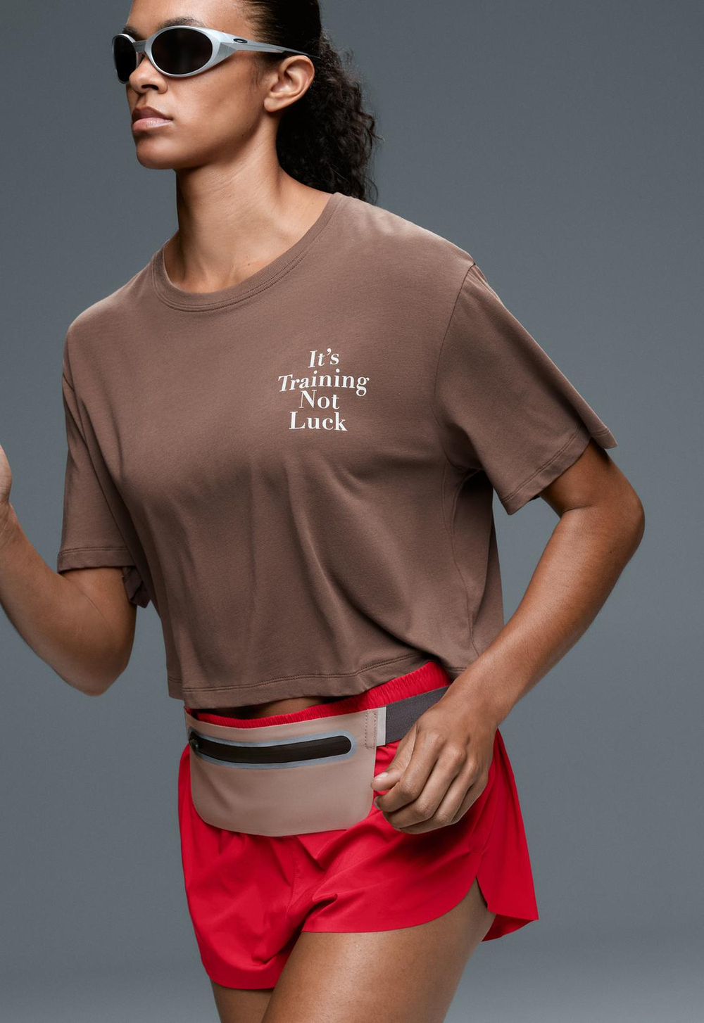 Oysho Укороченная футболка Boxy из смесового хлопка с надписью, коричневый