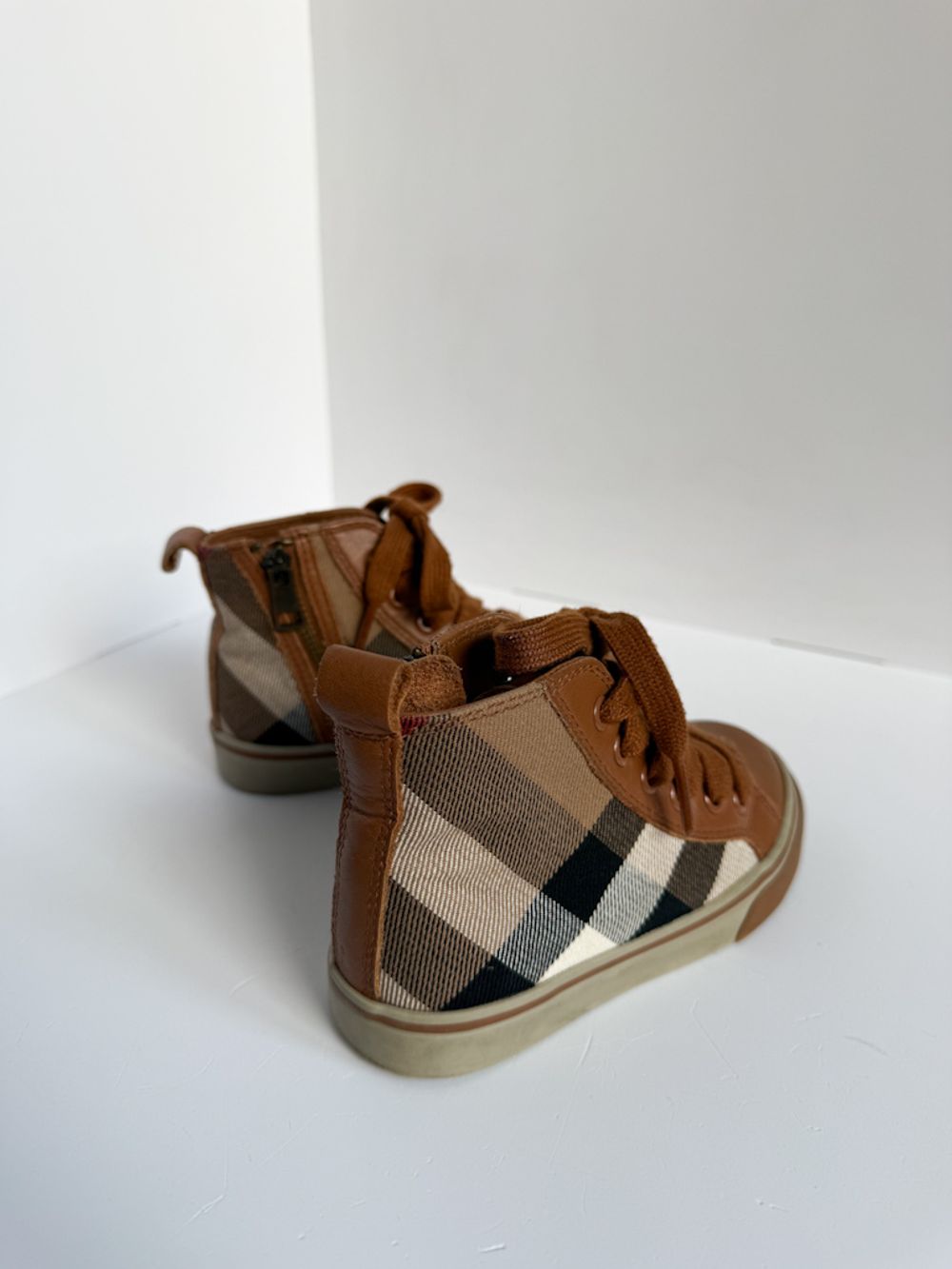 Комбинированные кеды Burberry, 25