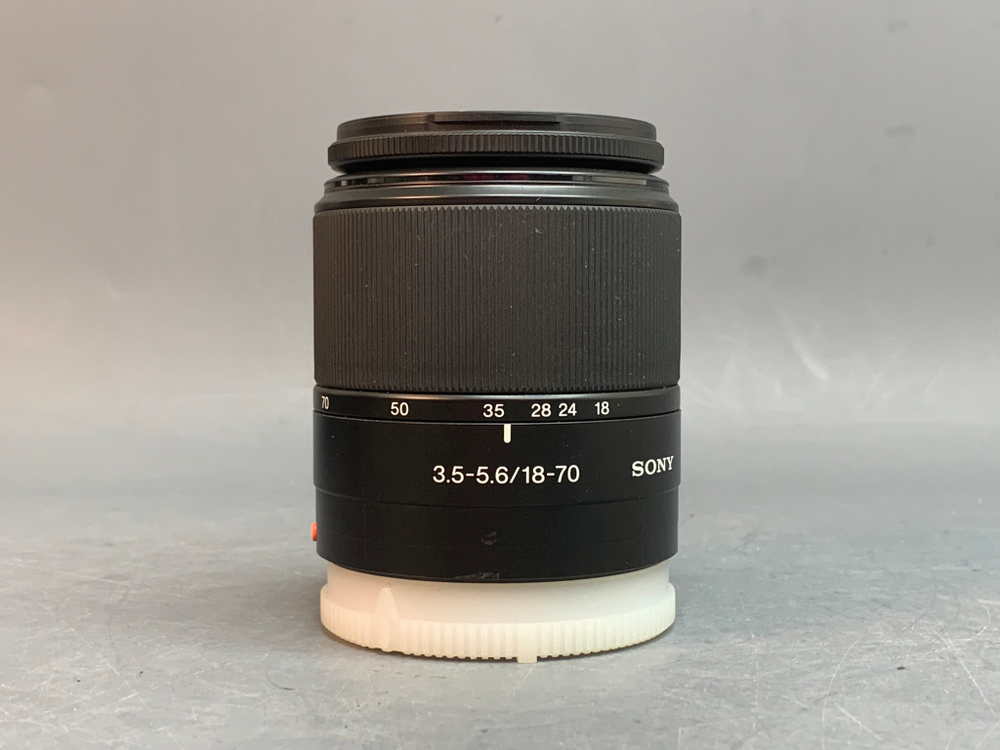 Sony DT 18-70mm 3.5-5.6