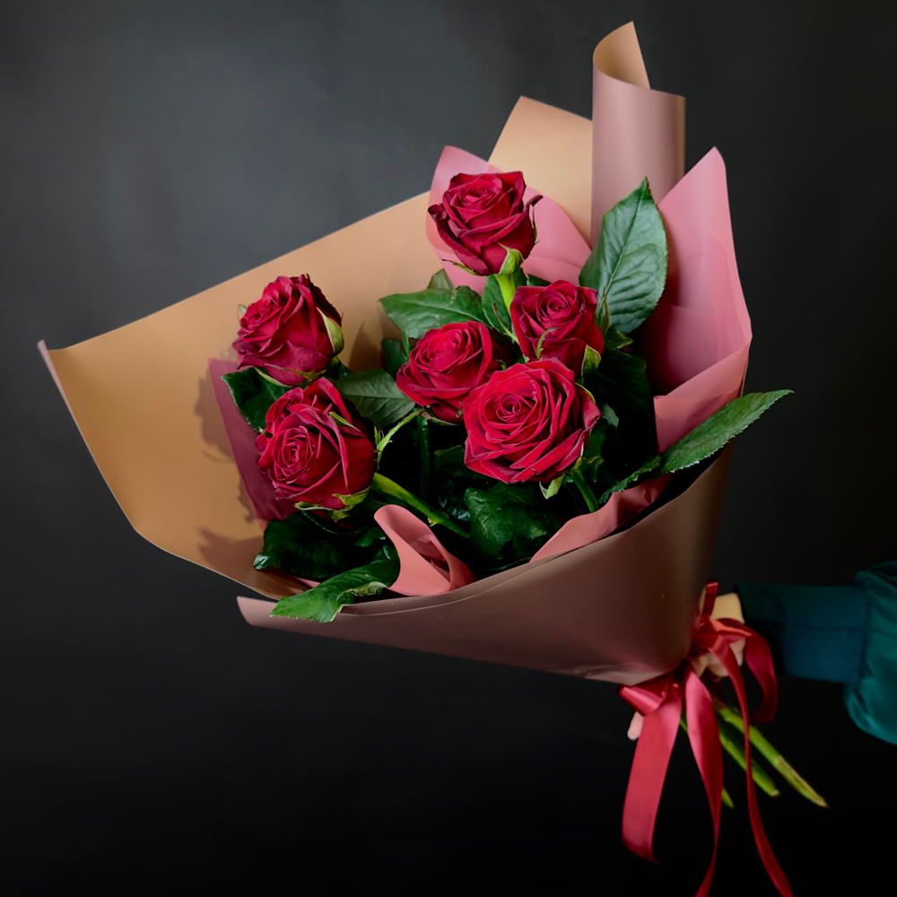 Flower bouquet of 7 Russian red roses in package