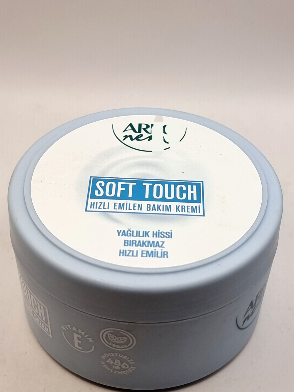 Крем увлажняющий 48 часов, быстовпитывающийся Soft Touch с витамином Е, маслом можжевельника и цитрусовых, 250 мл (Турция)