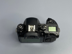 Samsung NX1 — карта памяти вытаскивается с усилием, колесо выдержек работает некорректно, 29 000 кадров