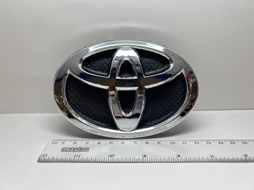 HH-026 / Логотип (шильдик, надпись, эмблема) "Toyota" 12.5 см для крышки багажника / решетки радиатора / капота (1 шт.)