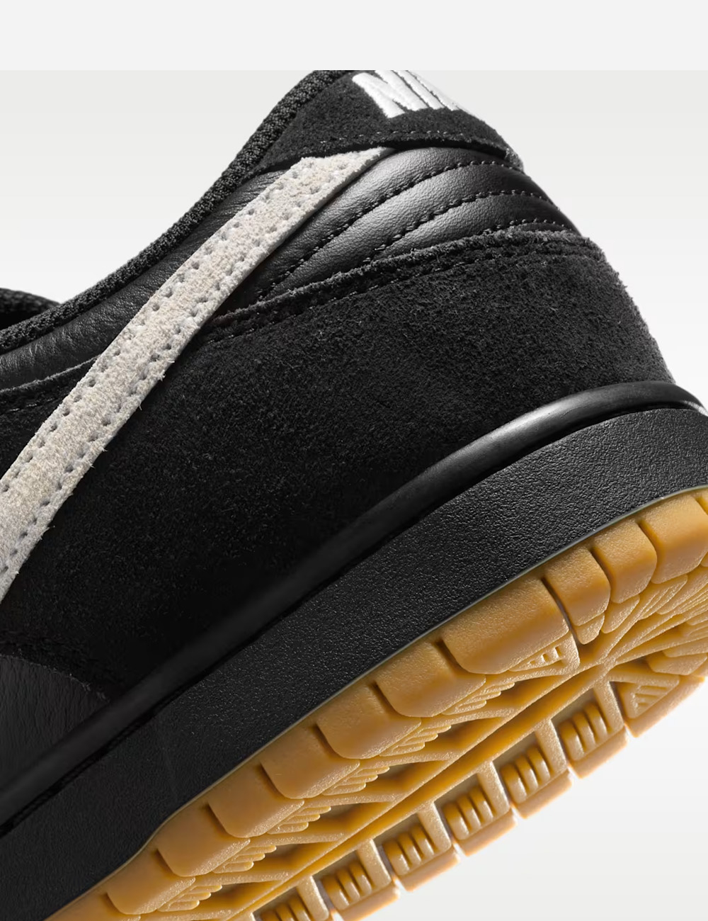 Nike SB Dunk Low Pro "Black Gum"