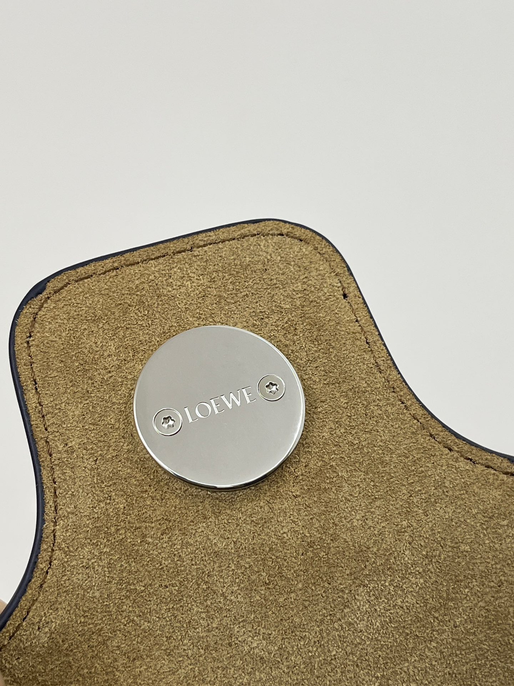 Сумка Pebble Bucket Medium, тёмно-синий цвет — фото 6